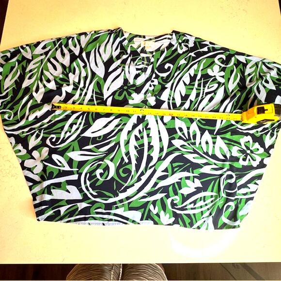 Belle by Kim Gravel Sz Large Twilight Flirty Floral Split Neck Poncho - Picture 8 of 11